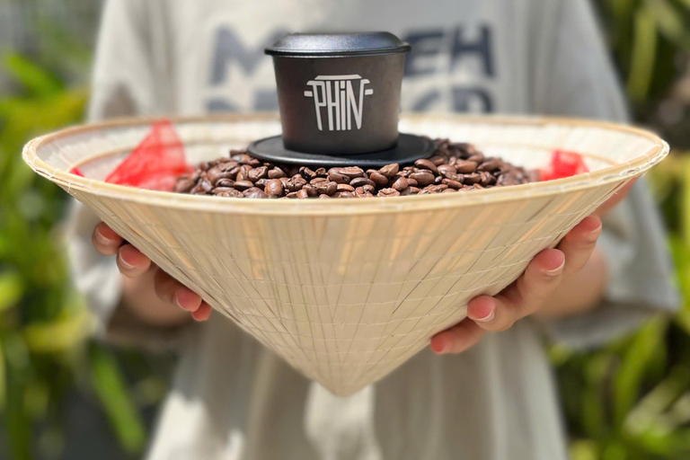 Da Nang: Hands-On Vietnamese Coffee Class with Local Host