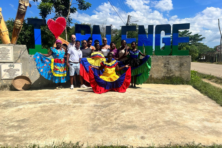 Cartagena: Tour de Palenque, show de dança, almoço, serviço de busca incluídoPasseio cultural em Palenque.