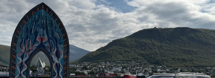 Tromso: transfer unidirecional de minivan da cidade/aeroporto