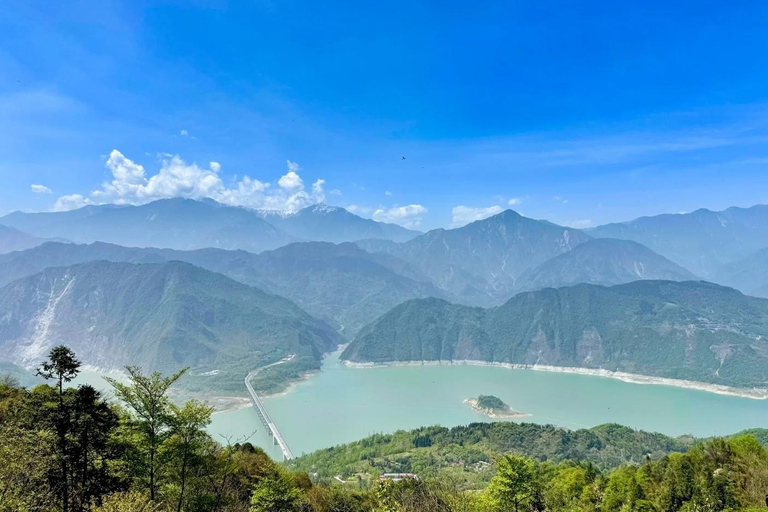 Chengdu Hiking in Yunhua Mountain Landscape & Secret Temple