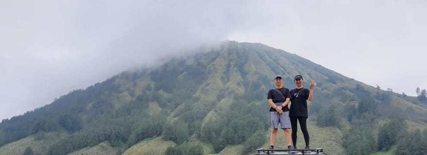 Visite privée d'une journée : mont Bromo au lever du soleil et cascade de Madakaripura