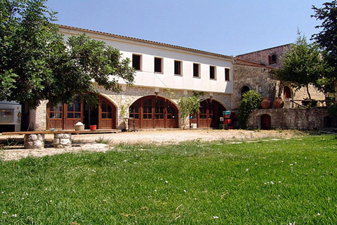 Crète : visite du domaine viticole Dourakis et de l'huile d'olive Kanaki, village de VrysesVisite privative avec dégustation par un connaisseur