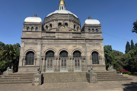 Addis Ababa: Adwa Museum & National Palace Tour with Lunch