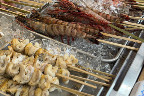 Tokyo: Tsukiji Fish Market Walking Tour with a Local Guide Tokyo: Tsukiji Fish Market Tour with Food Tastings