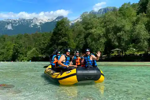 Bovec: Aventura Kinder Rafting en el río Soča + fotos GRATIS