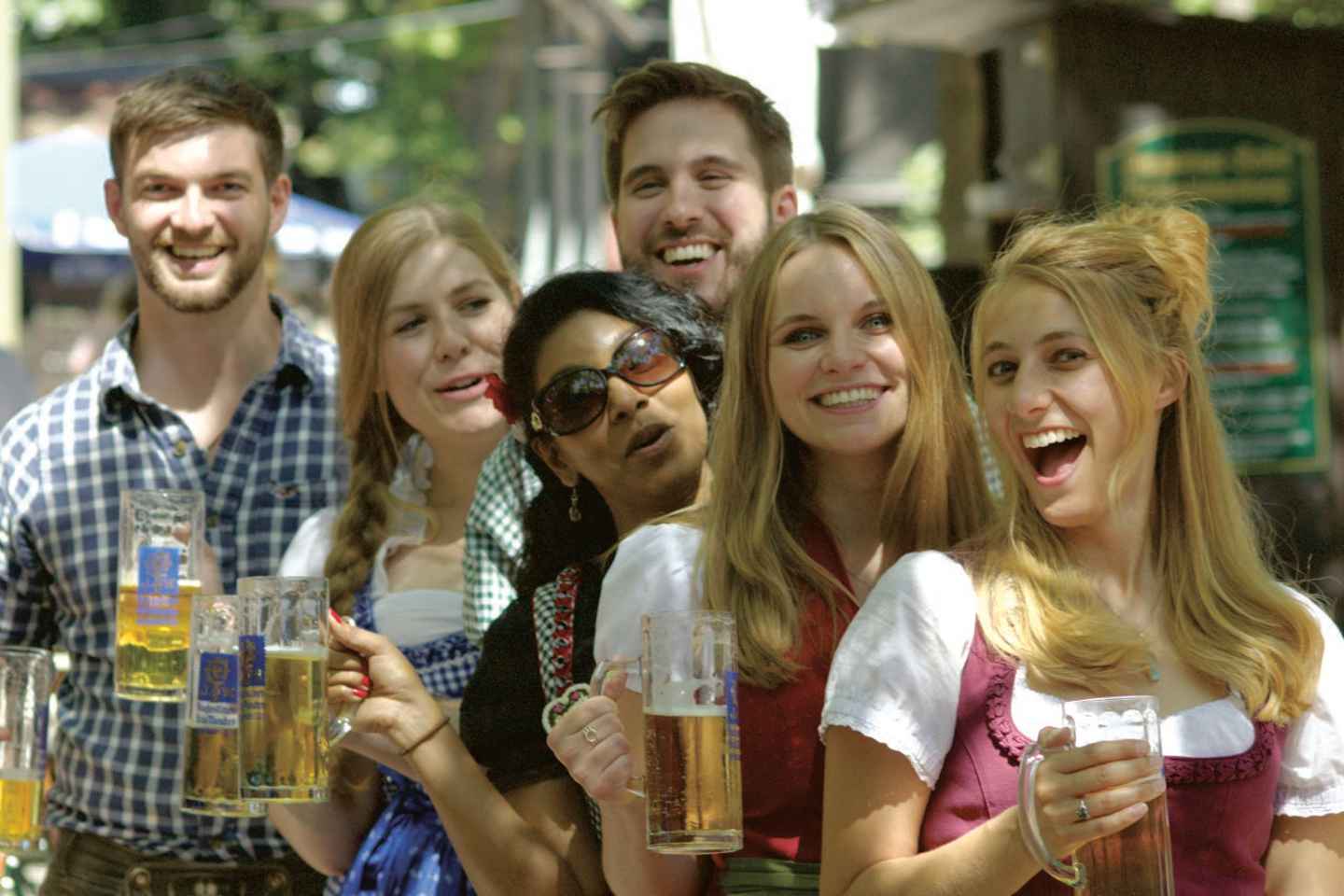 「ミュンヘンのビールサイズを楽しむ旅」