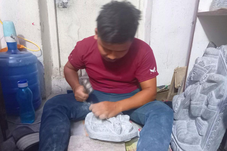Kathmandu: tour della piazza Patan Durbar e laboratorio di scultura su pietra