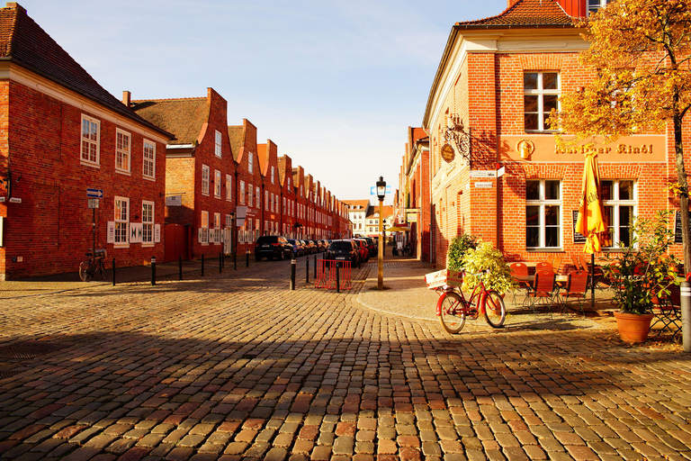 Potsdam: Hop-On Hop-Off Bus Tour with Audio Guide