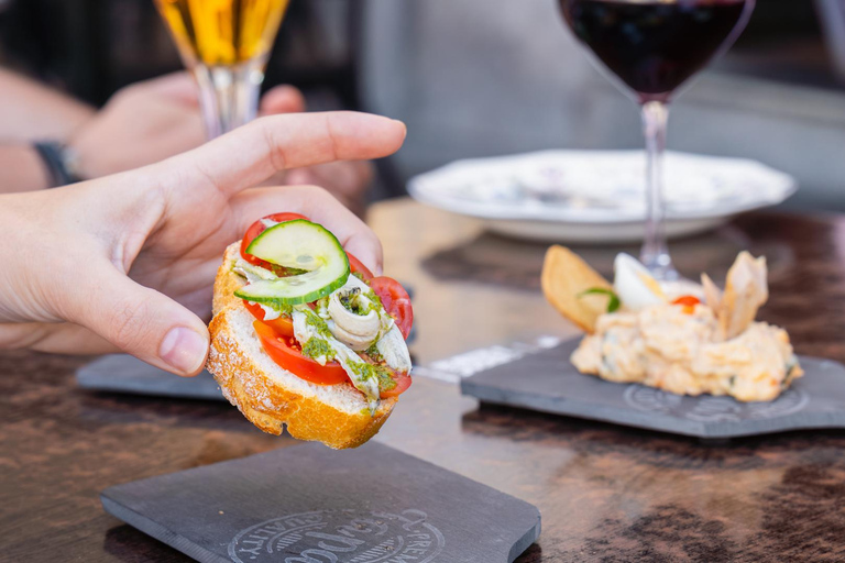 Las Palmas: Tapas Gourmet y Ruta del Vino por el Casco Antiguo