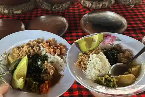 Visita às cascatas de Materuni, café e refeição tradicional