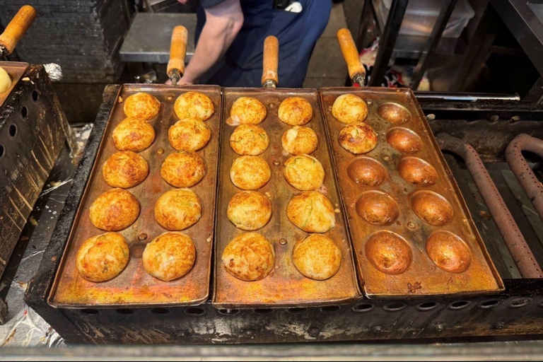 Osaka: Dotonbori Takoyaki Tour – Taste 5 & Become an Expert!