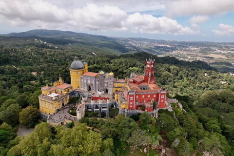 Sintra to Cascais: 2 Palaces, 4 Sites, 10 Hour Tour