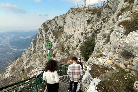 Depuis Tirana : Excursion d'une demi-journée à Kruja et entrée au musée Skanderbeg