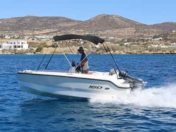 Paros: całodniowy wynajem nowoczesnej łodzi z własnym kierowcą