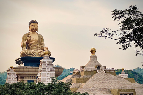 Kaohsiung：Mindful Day Journey–Temple, Art Café & Old Street