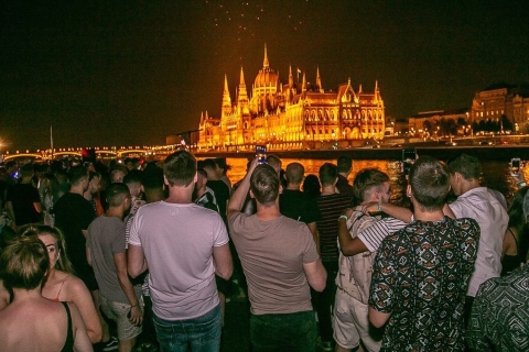 Budapest: Bootsparty auf der Donau mit Getränken