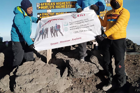 8 dias de magia no Kilimanjaro na Rota Lemosho8 dias de escalada da Rota Lemosho no Kilimanjaro