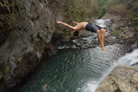 Bali: Aling-Aling Wasserfall-Trekking, Rutschen und Springen