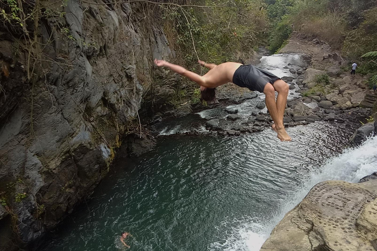 Bali: Aling-Aling Wasserfall-Trekking, Rutschen und Springen