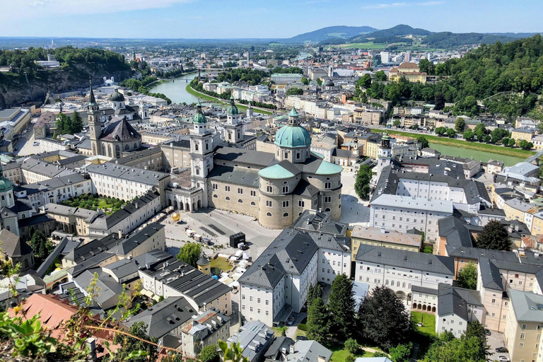 Salzburg: Munich Tour with Transfers, Hotel, Meals & Drinks