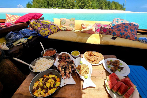 Zanzibar: Mnemba eiland privé dhow cruise met lunch