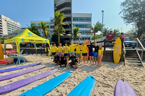 Cours de surf : à Arpoador à Ipanema.