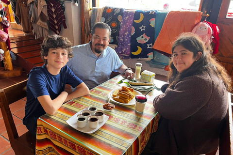 Mercado de Otavalo, Cachoeira Peguche e viagem de 1 dia para CotacachiMercado de Otavalo, Cachoeira Peguche e excursão compartilhada a Cotacachi