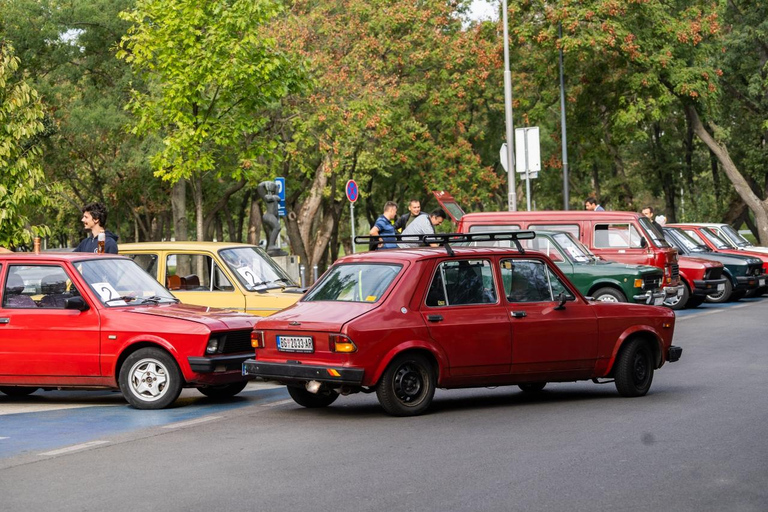 Recorrido en coche antiguo: Un viaje por la historia de Yugoslavia