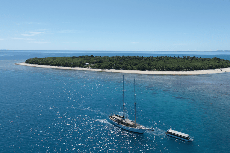 Fiji: Captain Cook Cruises - Day and Dinner Combo