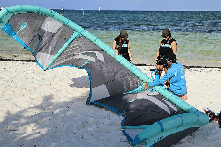 Cancún: Kitesurfing or Wingfoiling | Lessons Cancún: Wingfoil Lesson 2 Hrs