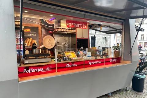 マーストリヒト：オランダのポッフェルチェとスペインのチュロスが食べ放題…