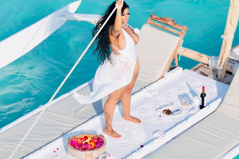 Prywatny rejs łodzią dhow po Zanzibarze z filmem i zdjęciami