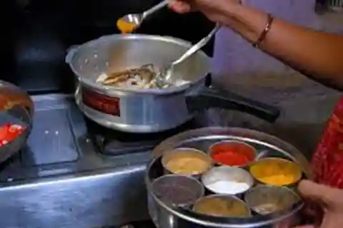 Lezione di cucina privata a Jodhpur con la famiglia