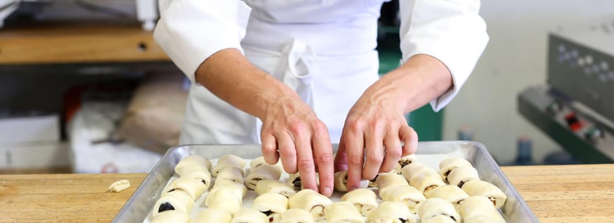 Paris : Cours de cuisine sur les croissants traditionnels avec un boulanger local