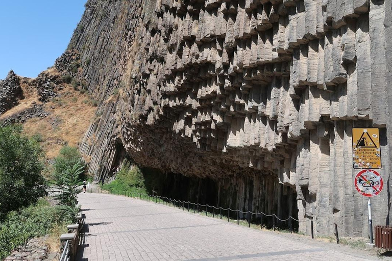 埃里温：霍尔维拉普、加尔尼、盖加尔德、西风洞和查伦茨拱门私人夜间游览