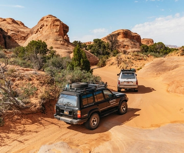 From Moab: Half-Day Arches National Park 4x4 Driving Tour
