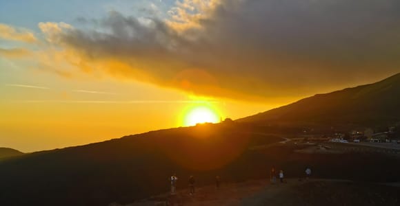 Catania: Mount Etna Sunset Tour with Wine Tasting