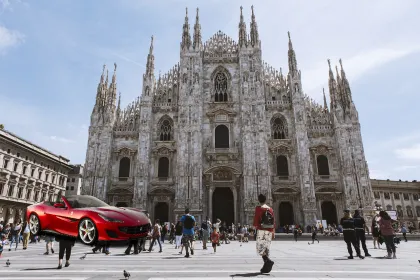 Mailand / Lago Maggiore / Arona - Tour im Ferrari