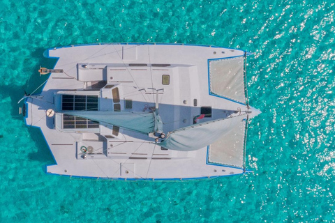 Cancun : Croisière en catamaran vers Isla Mujeres avec plongée en apnée