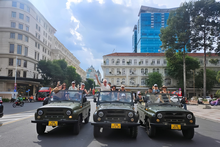 Esplora Ho Chi Minh City con una jeep car