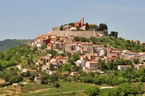 Rovigno: escursione di mezza giornata a Montumaco e Vrsnjak con degustazione di tartufi