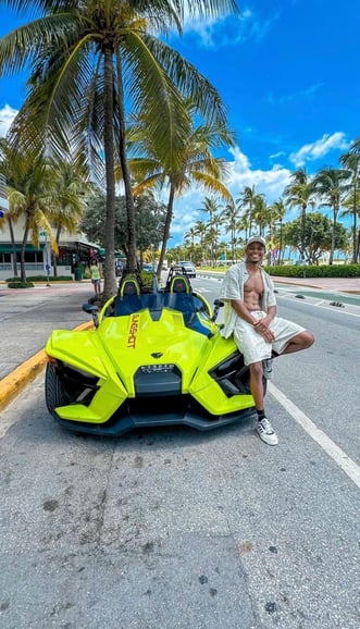 2 Hours Slingshot Rental Miami - We The Best !!