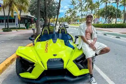 2 Hours Slingshot Rental Miami - We The Best !!