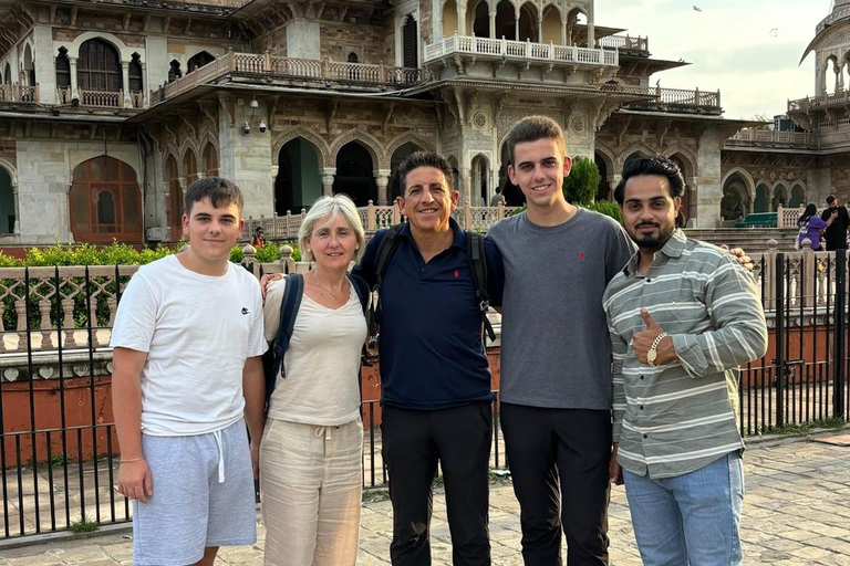 جايبور: جولة طعام وتصوير فاخرة بالتوك توك مع خدمة التوصيل