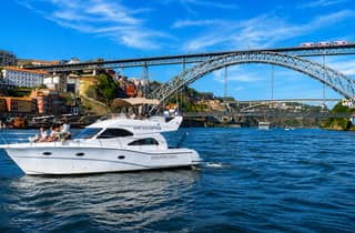 Porto: Luxus-Bootstour mit 7 Brücken, Portweinprobe & Sonnenuntergang