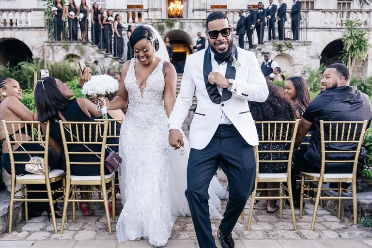 Cattura il matrimonio dei tuoi sogni con il fotografo di punta Vaughn.Cattura il tuo matrimonio da sogno con il fotografo top Vaughn