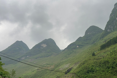 Von Hanoi aus: 4-tägige Ha Giang Loop Car Tour plus Videoschnitt