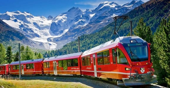 Von Mailand: Bernina Red Train und St. Moritz Tour