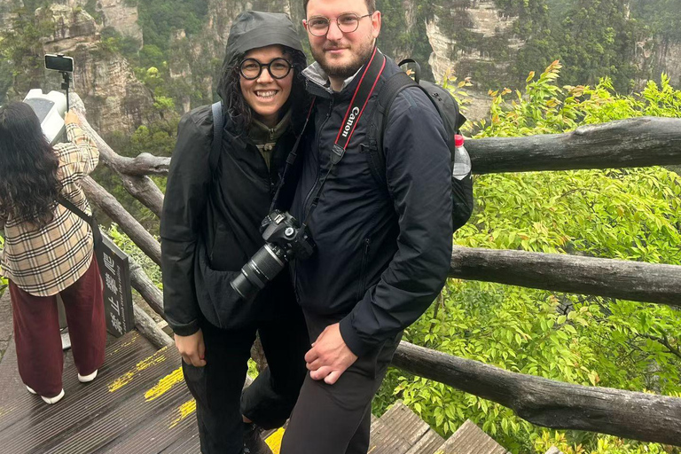 Private Tour Guide Service with Commentary in Zhangjiajie Private Guide (Spanish) – Per Day