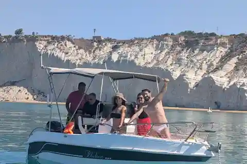Scala Dei Turchi: Skippered boat tour and refreshing swim
